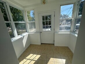 206 Adams St in Newton, MA - Building Photo - Building Photo
