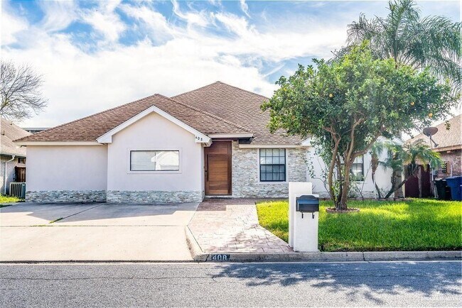 408 E Redbud Ave