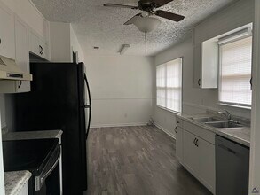 100 Grove Ln in Warner Robins, GA - Building Photo - Building Photo