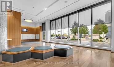 36 Park Lawn Rd in Toronto, ON - Building Photo - Building Photo