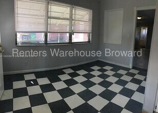 46 NW 14th Ct in Dania Beach, FL - Building Photo - Building Photo