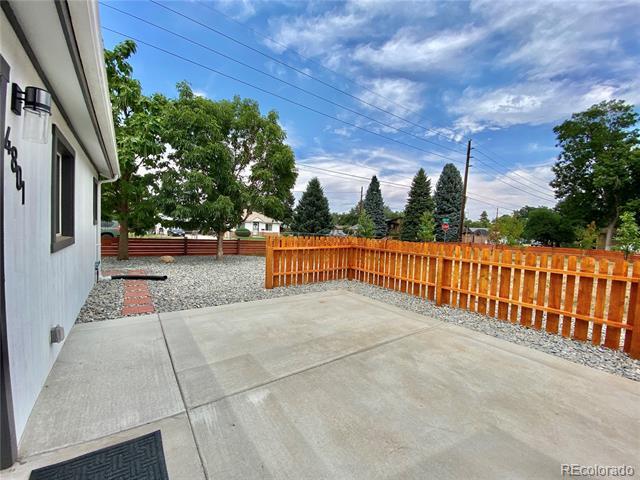 4801 S Fox St in Englewood, CO - Foto de edificio - Building Photo
