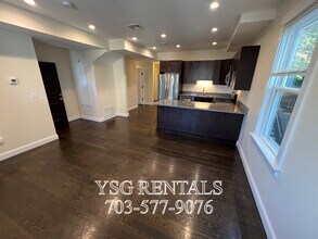 194 Hillside St, Unit #1 in Boston, MA - Building Photo - Building Photo