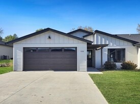 1558 Blaine's Wy in Spirit Lake, IA - Building Photo