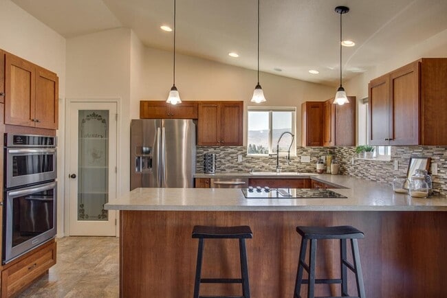property at 3950 NE Vista del Rey Dr