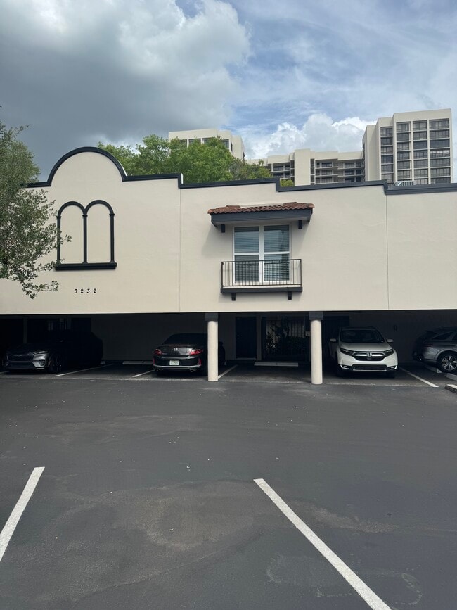 property at 3232 S Macdill Ave