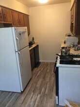 805 Greenbrier Rd in Dekalb, IL - Building Photo - Building Photo