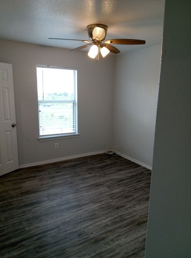 11103 Snake Canyon in San Antonio, TX - Building Photo - Building Photo