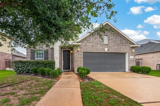 property at 2209 Hidden Meadow Ln