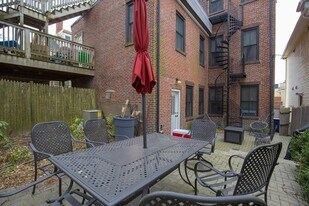 8 Gates St, Unit 1 in Boston, MA - Building Photo