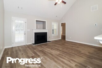 358 Shadowbrooke Cir SW in Loganville, GA - Foto de edificio - Building Photo