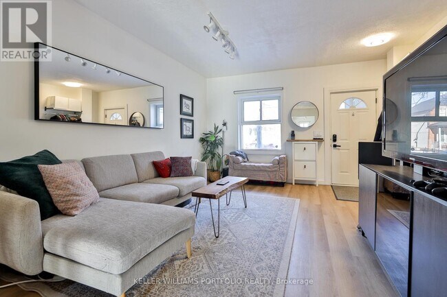 20 Uxbridge Ave in Toronto, ON - Building Photo - Building Photo