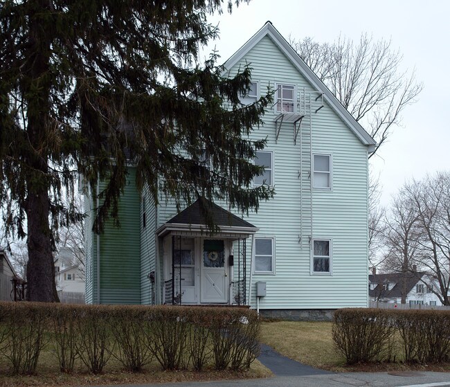 4-6 Maple St in Taunton, MA - Building Photo - Building Photo