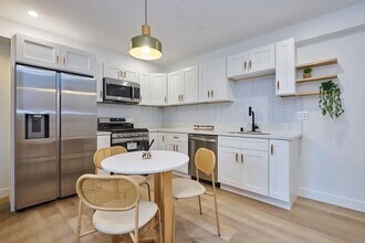 1258 W 37th Dr in Los Angeles, CA - Building Photo - Building Photo