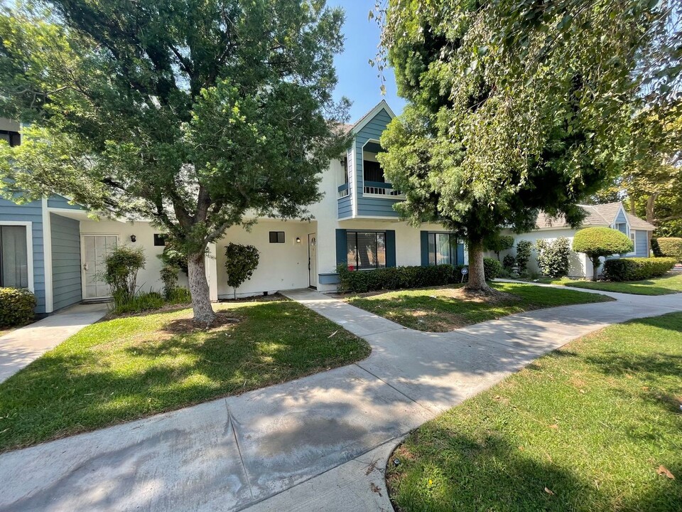 1351 Church St in Redlands, CA - Foto de edificio