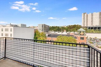 924 Jefferson St-Unit -6C in Hoboken, NJ - Foto de edificio - Building Photo