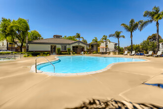 Tuscany Hills Apartment Homes in Moreno Valley, CA - Foto de edificio - Building Photo