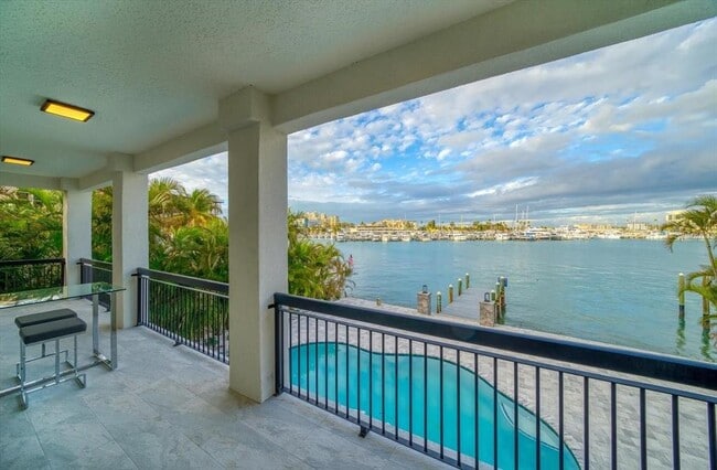 116 Devon Dr in Clearwater, FL - Building Photo - Building Photo