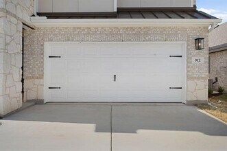 912 Alberta in Justin, TX - Building Photo - Building Photo