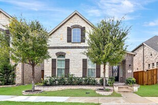 12749 Friar St in Farmers Branch, TX - Building Photo