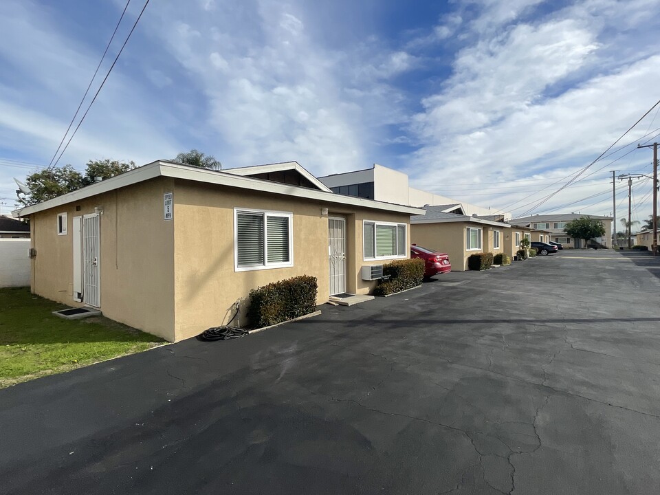 1428-1440 Vineland Ave in Baldwin Park, CA - Building Photo