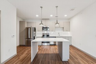 Kelly Hollow in Edmond, OK - Building Photo