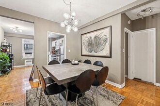 5 Roosevelt Pl in Montclair, NJ - Building Photo - Building Photo