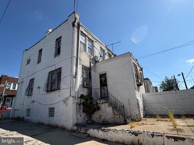 property at 198 W Thelma St