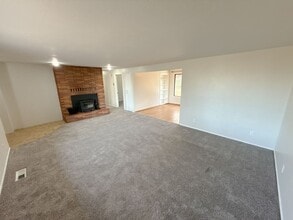 1735 Carlson Dr in Klamath Falls, OR - Building Photo - Building Photo