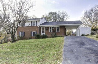 110 Shasta Ct in Charlottesville, VA - Building Photo