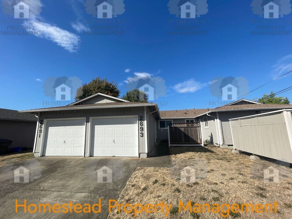 2691-2693 18th Ave SE in Albany, OR - Building Photo