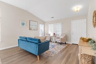 365 Sunnyhill Dr in Turlock, CA - Building Photo - Building Photo