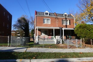 1600 29th St SE in Washington, DC - Building Photo