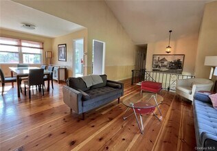 47 Onderdonk Rd in Warwick, NY - Building Photo - Building Photo