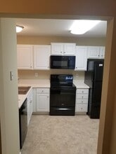 421 Orchard View Ct in Glen Carbon, IL - Foto de edificio - Building Photo