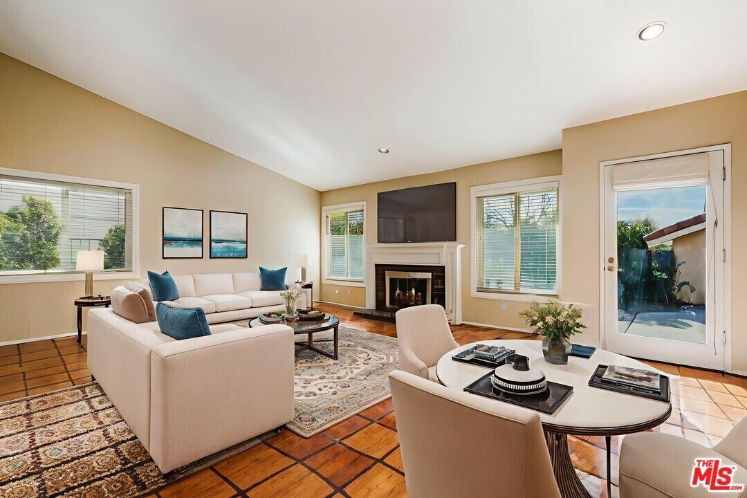 17141 Nevette Ct in Santa Clarita, CA - Building Photo