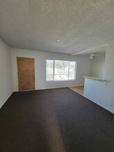 9315 San Vincente Ave in South Gate, CA - Building Photo - Building Photo