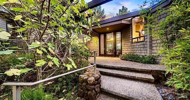 522 Meadowood Ln in St Helena, CA - Building Photo - Building Photo