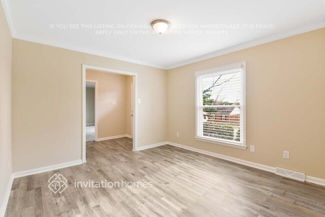 7311 Riding Trail Rd in Charlotte, NC - Foto de edificio - Building Photo