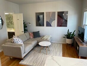 258 Everett St in Boston, MA - Foto de edificio - Building Photo
