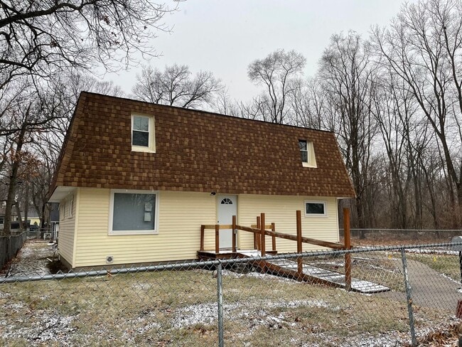 property at 400 S Liberty St