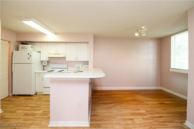 property at 1190 Wildwood Lakes Blvd