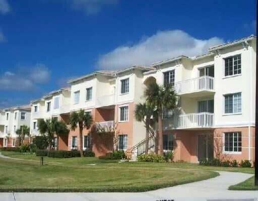 property at 4203 Myrtlewood Cir E