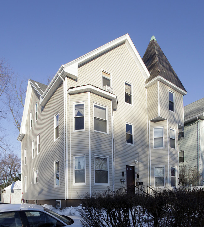 1045 Elmwood Ave in Providence, RI - Building Photo - Building Photo