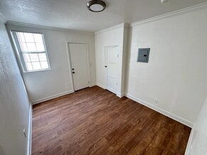 1234-1236 Rolland Curtis Pl in Los Angeles, CA - Building Photo - Building Photo
