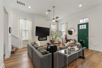 4501 Night Owl Ln in Austin, TX - Building Photo - Building Photo