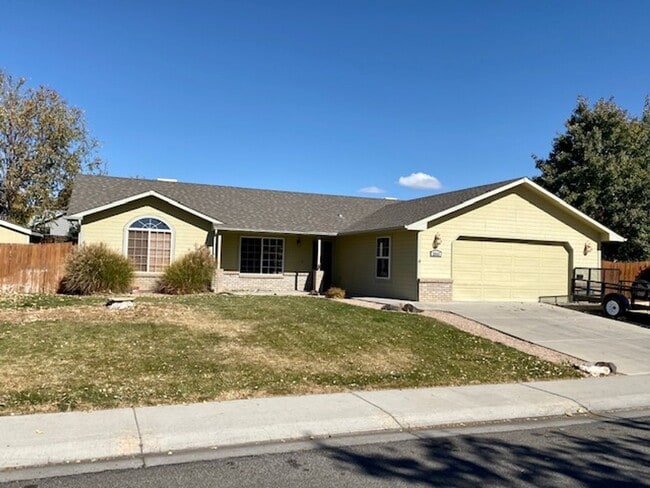 property at 2552 McCook Ave