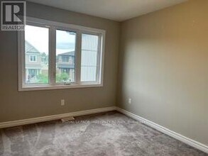 168 Bandelier Way in Ottawa, ON - Building Photo - Building Photo