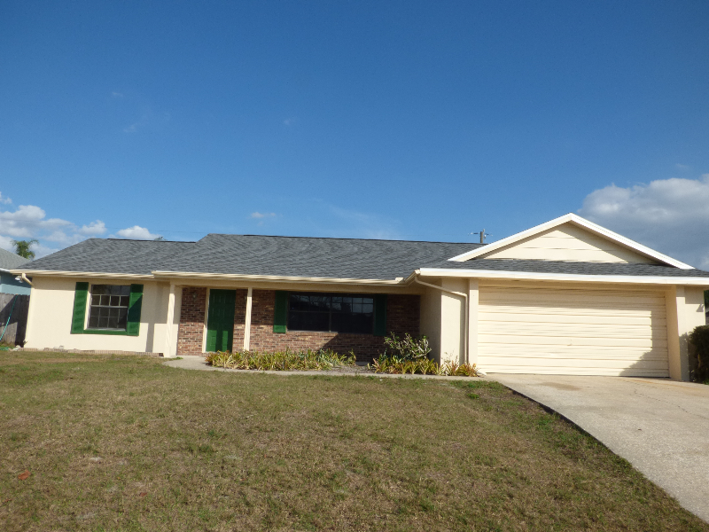 771 Sweetbrier Dr in Deltona, FL - Building Photo