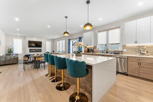 21 Bolton St, Unit 2 in Waltham, MA - Building Photo